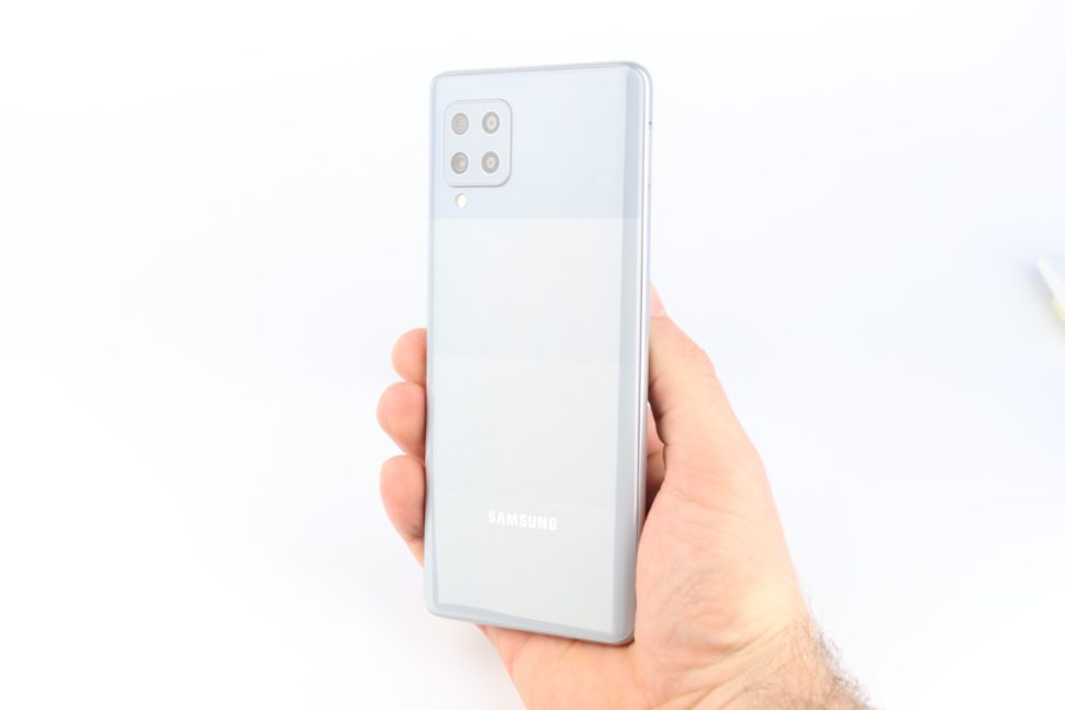 Samsung Galaxy A42 5G Hand Spiegelungen 2