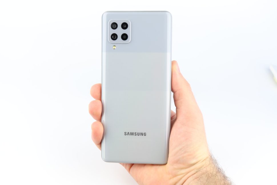 Samsung Galaxy A42 5G Hand Spiegelungen 3